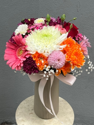 Bej Polimer Vazoda İthal Çiçekler