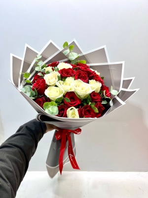 Kırmızı Beyaz gül BUket